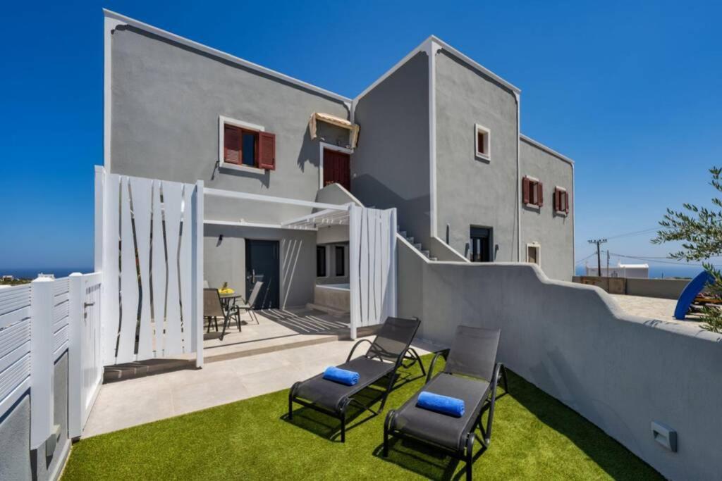 Christianna & George Luxury Hot Tub Apartment Fira  Exterior foto