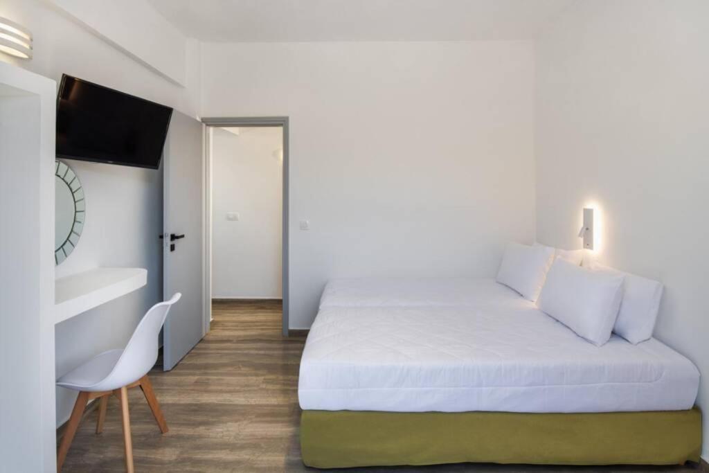 Christianna & George Luxury Hot Tub Apartment Fira  Exterior foto