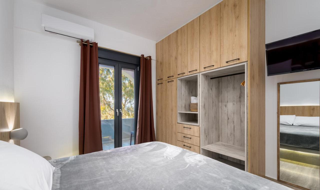 Christianna & George Luxury Hot Tub Apartment Fira  Exterior foto