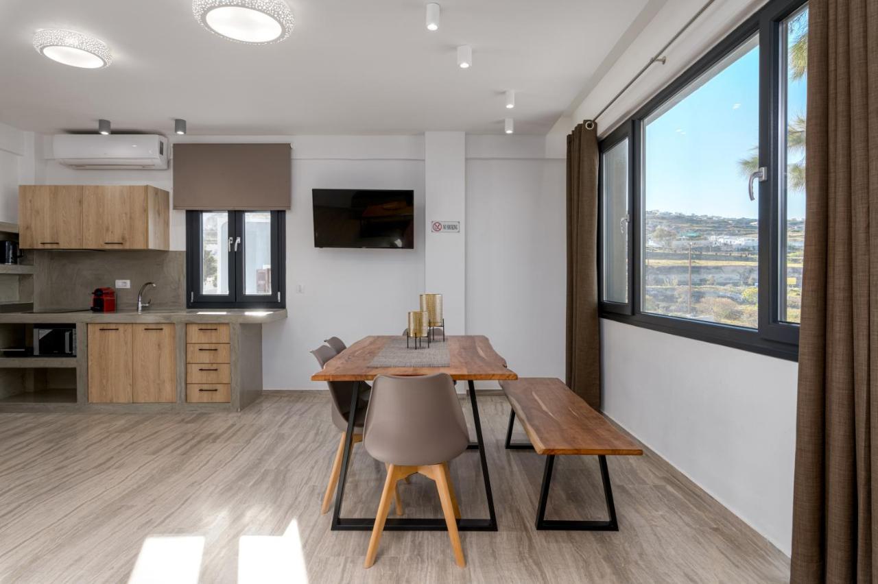 Christianna & George Luxury Hot Tub Apartment Fira  Exterior foto
