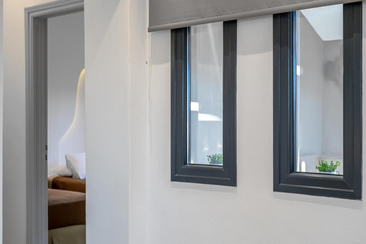 Christianna & George Luxury Hot Tub Apartment Fira  Exterior foto