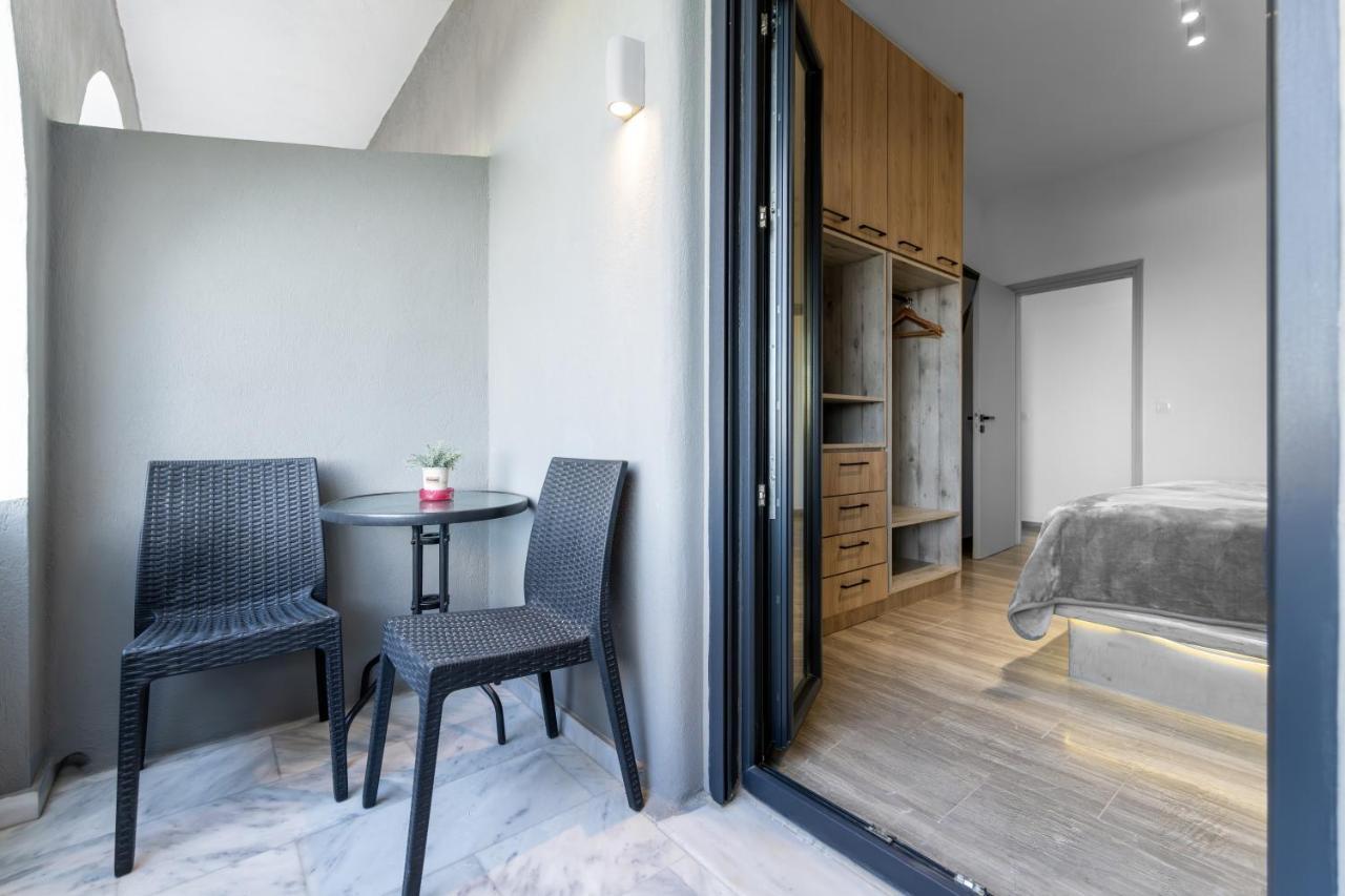 Christianna & George Luxury Hot Tub Apartment Fira  Exterior foto
